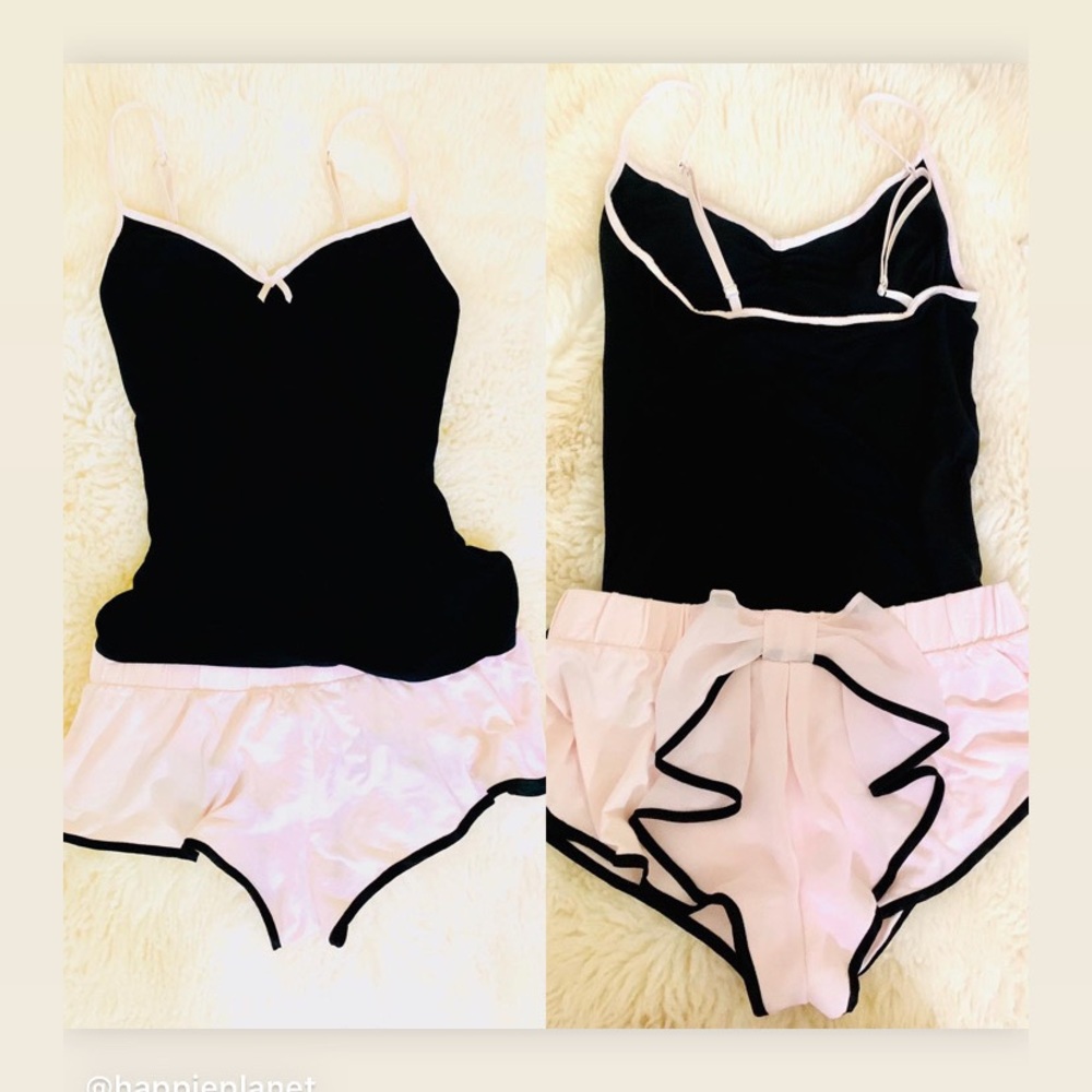 VICTORIAS SECRET TOP AND SHORTS SLEEP SET
